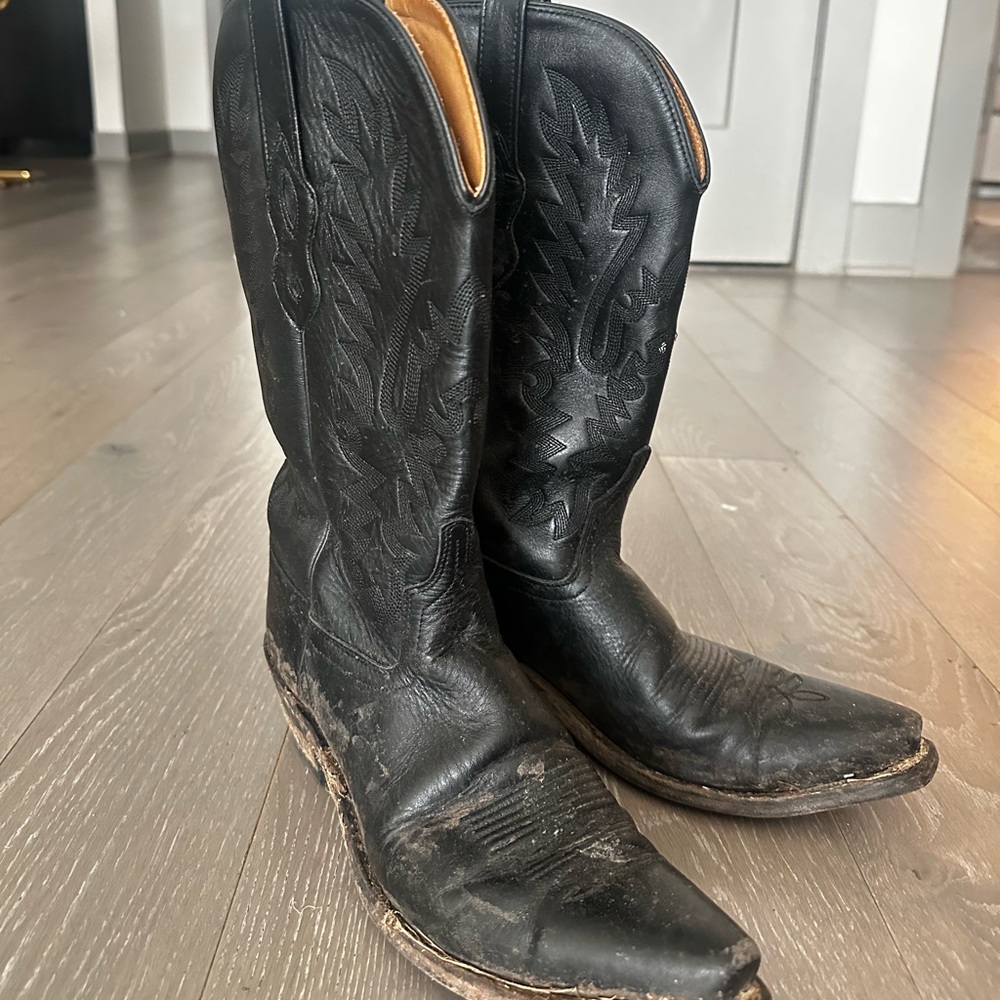 Black cowboy boots